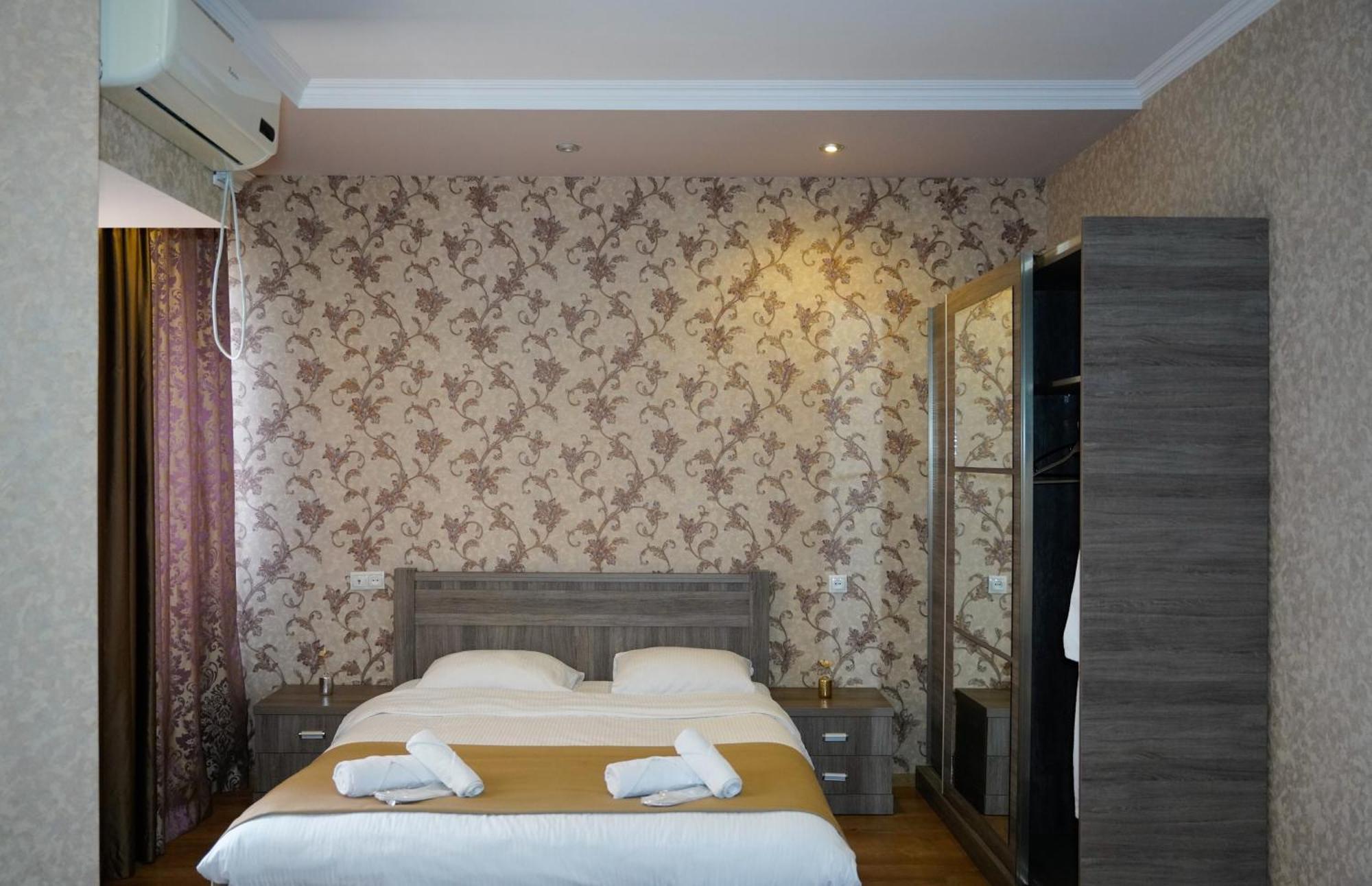 Hotel Monopoli Kutaisi Eksteriør billede