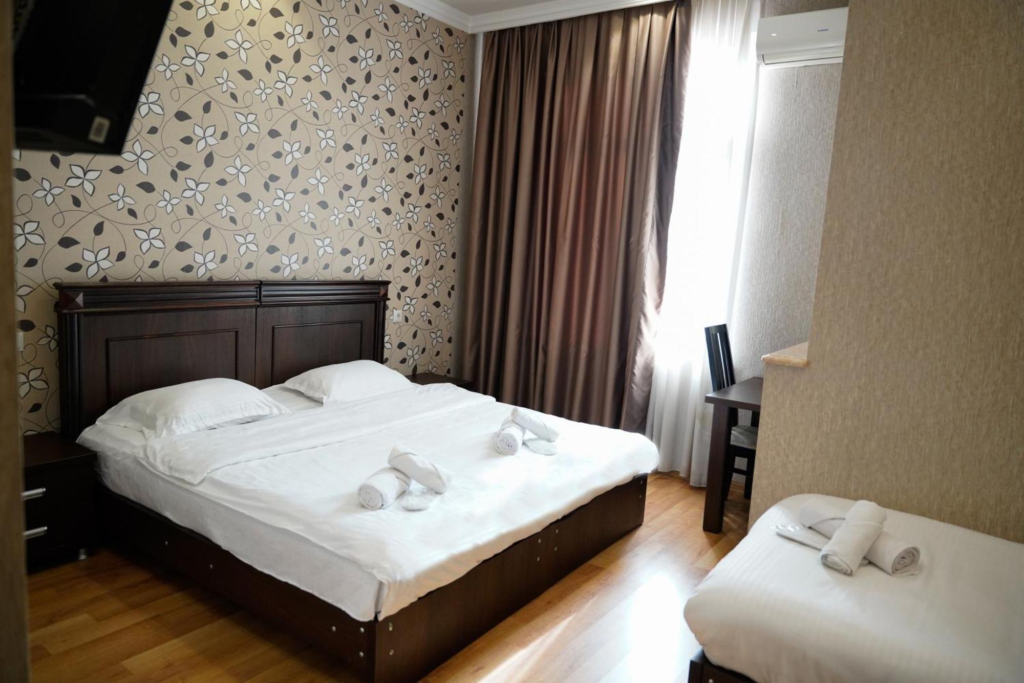 Hotel Monopoli Kutaisi Eksteriør billede